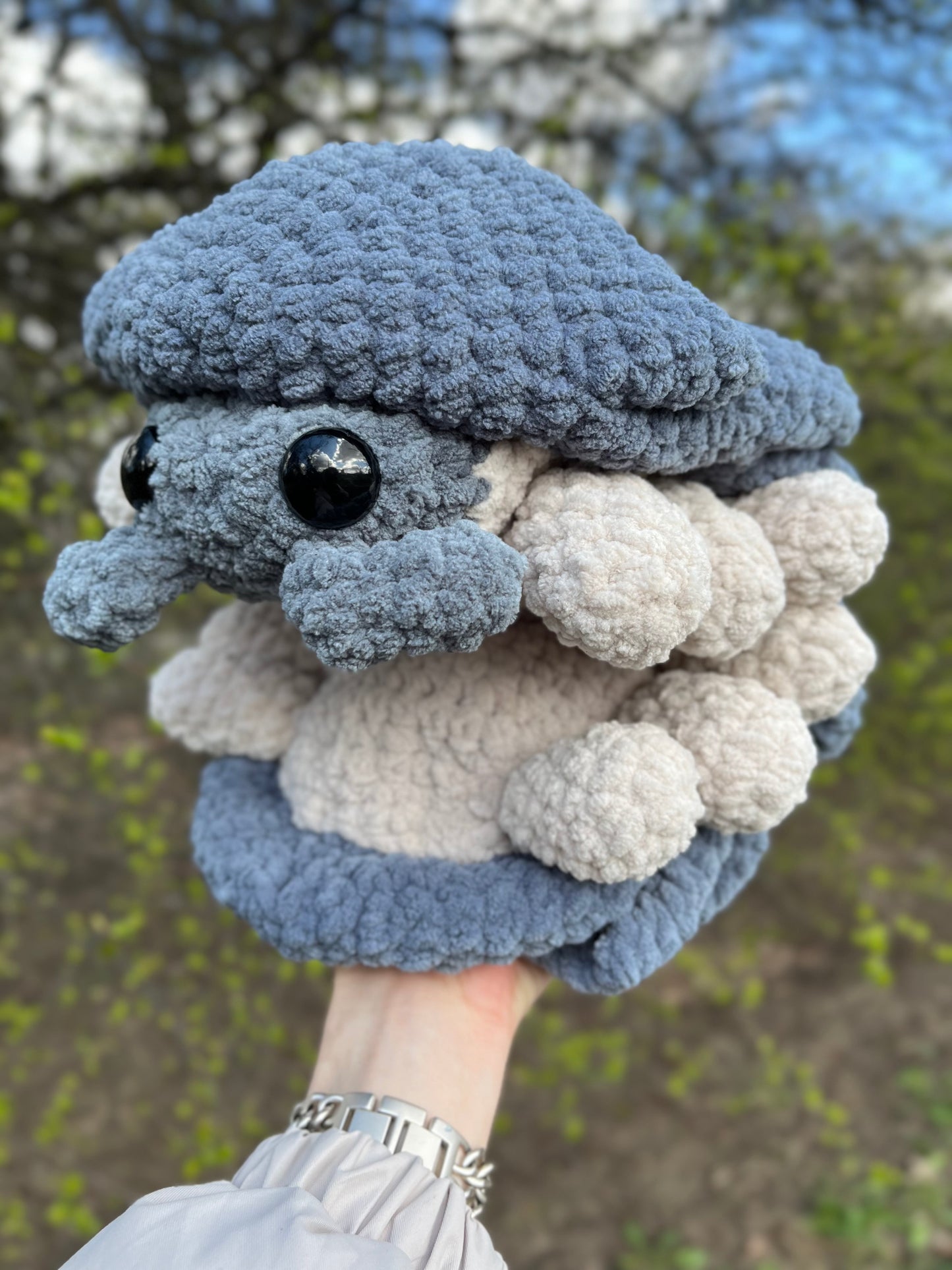 Isopod Crochet Pattern, Amigurumi Roly Poly Pill Bug Tutorial in English with US crochet terms
