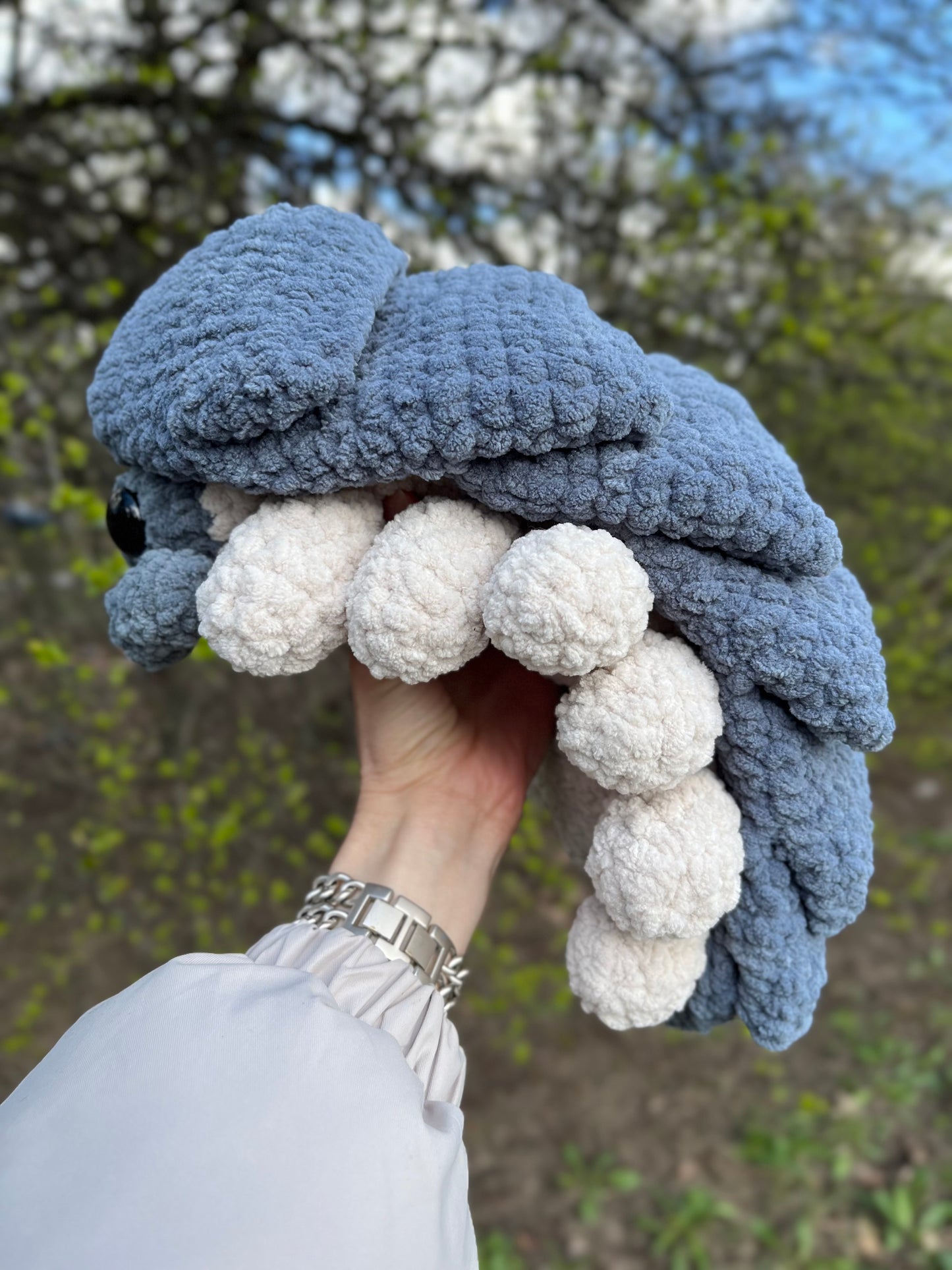 Isopod Crochet Pattern, Amigurumi Roly Poly Pill Bug Tutorial in English with US crochet terms