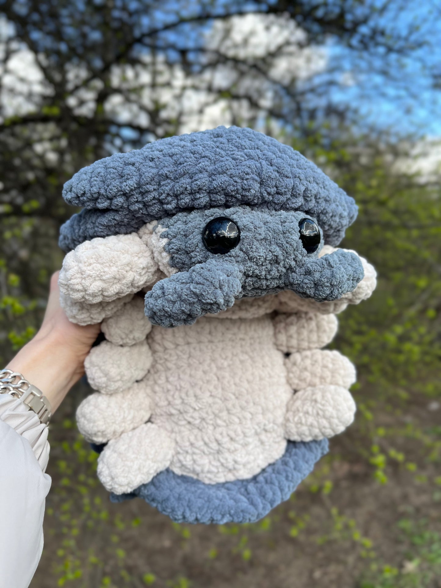 Isopod Crochet Pattern, Amigurumi Roly Poly Pill Bug Tutorial in English with US crochet terms