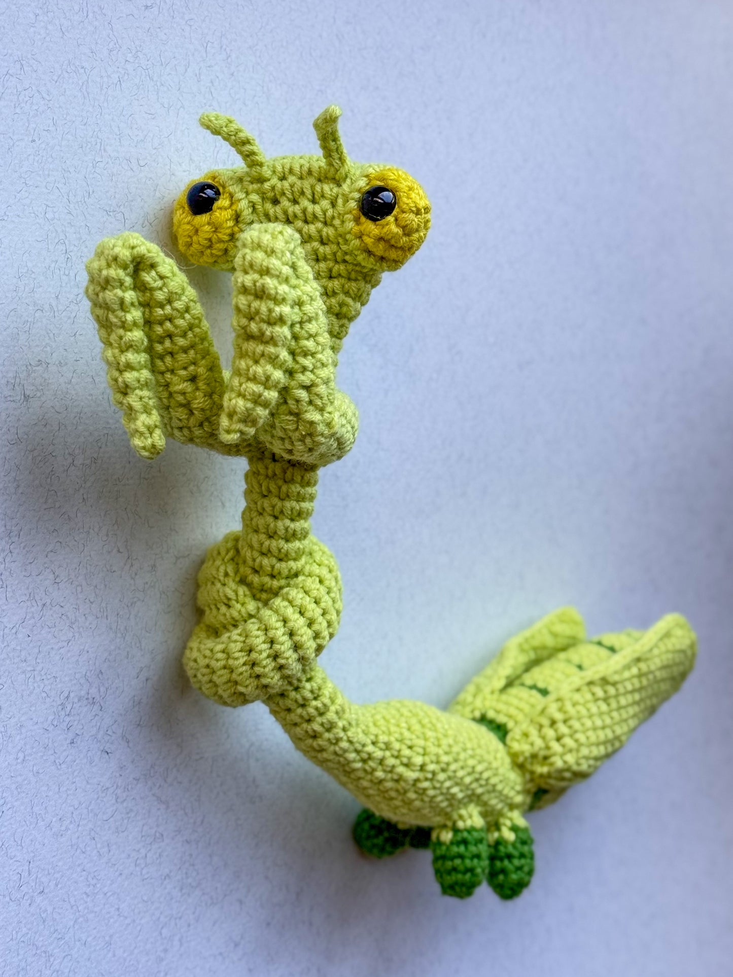 Knot-Neck Praying Mantis Crochet Pattern, Amigurumi Mantis