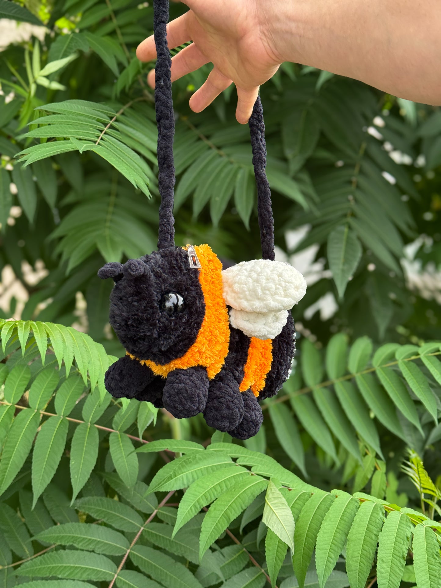Bumblebee bag crochet pattern. Amigurumi fluffy bumblebee bag tutorial. English PDF