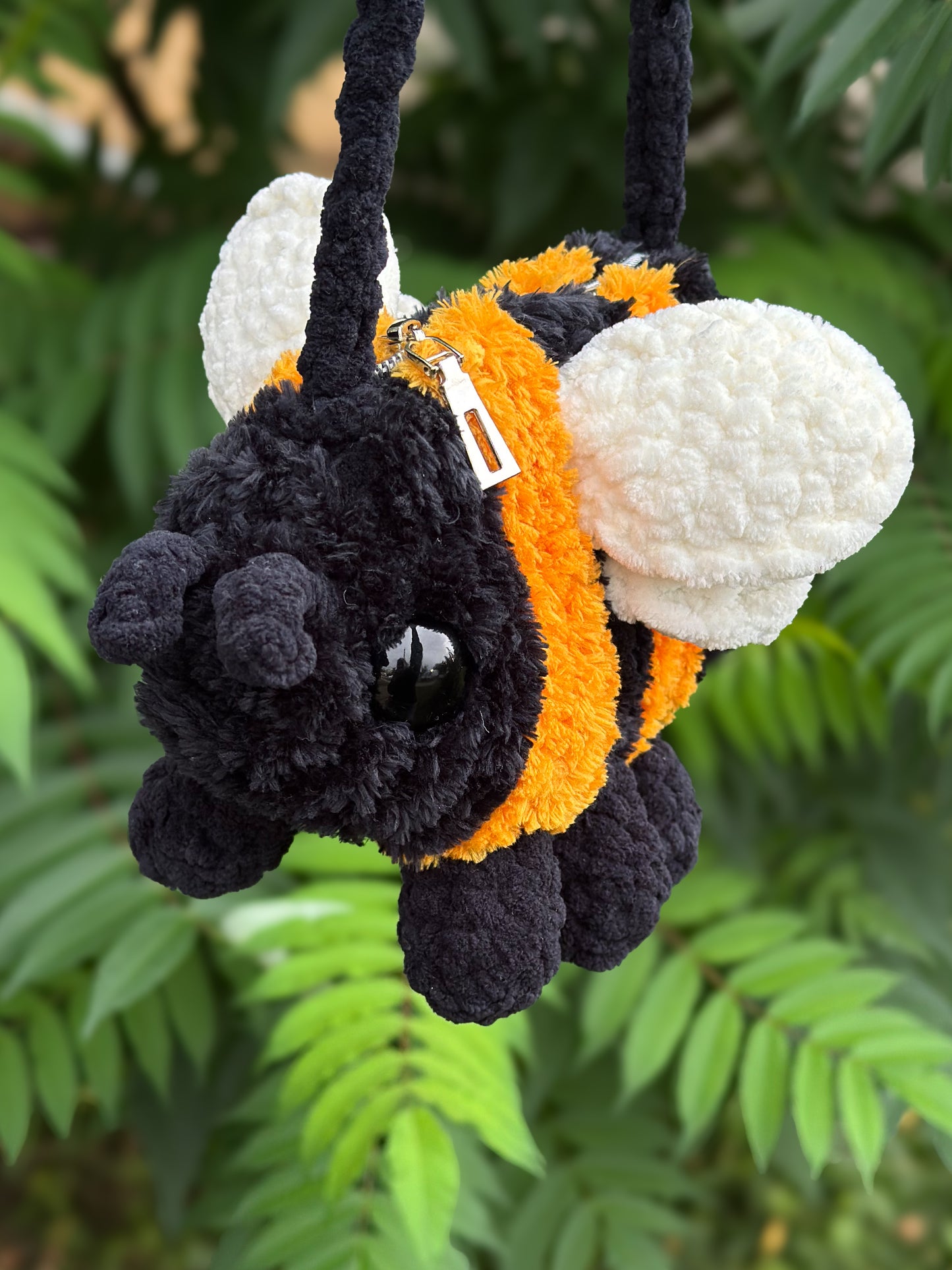 Bumblebee bag crochet pattern. Amigurumi fluffy bumblebee bag tutorial. English PDF