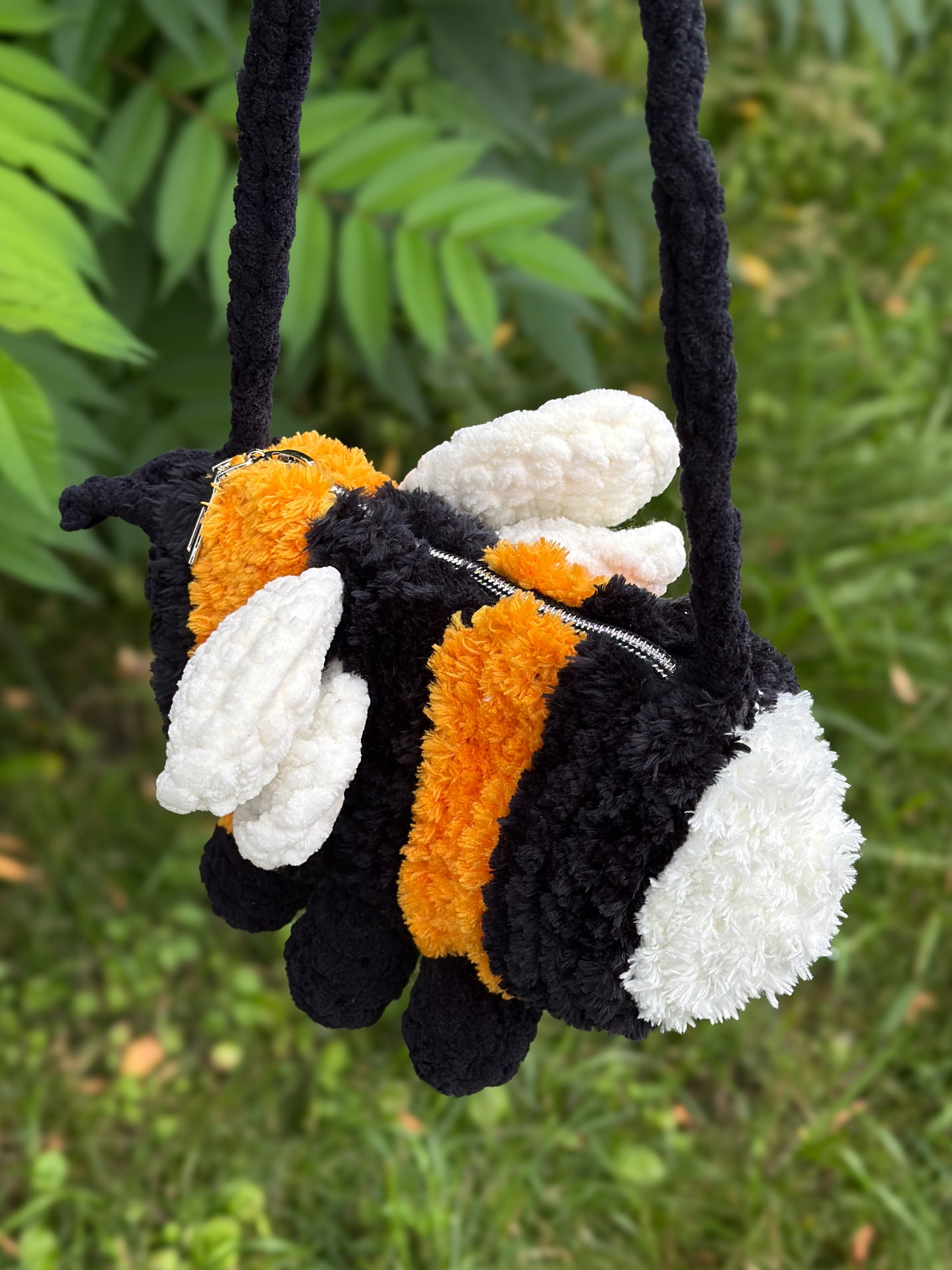 Bumblebee bag crochet pattern. Amigurumi fluffy bumblebee bag tutorial. English PDF